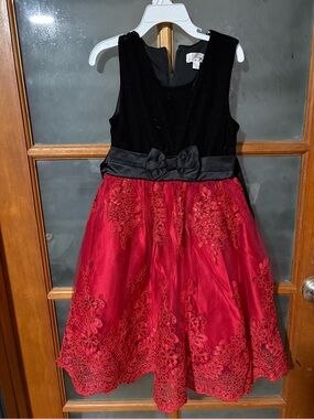 Biscotti Collezioni Girls 6X Red Black Lace Sequin Holiday Christmas Dress